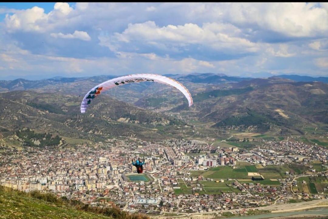Vila Dean Berat Exteriér fotografie